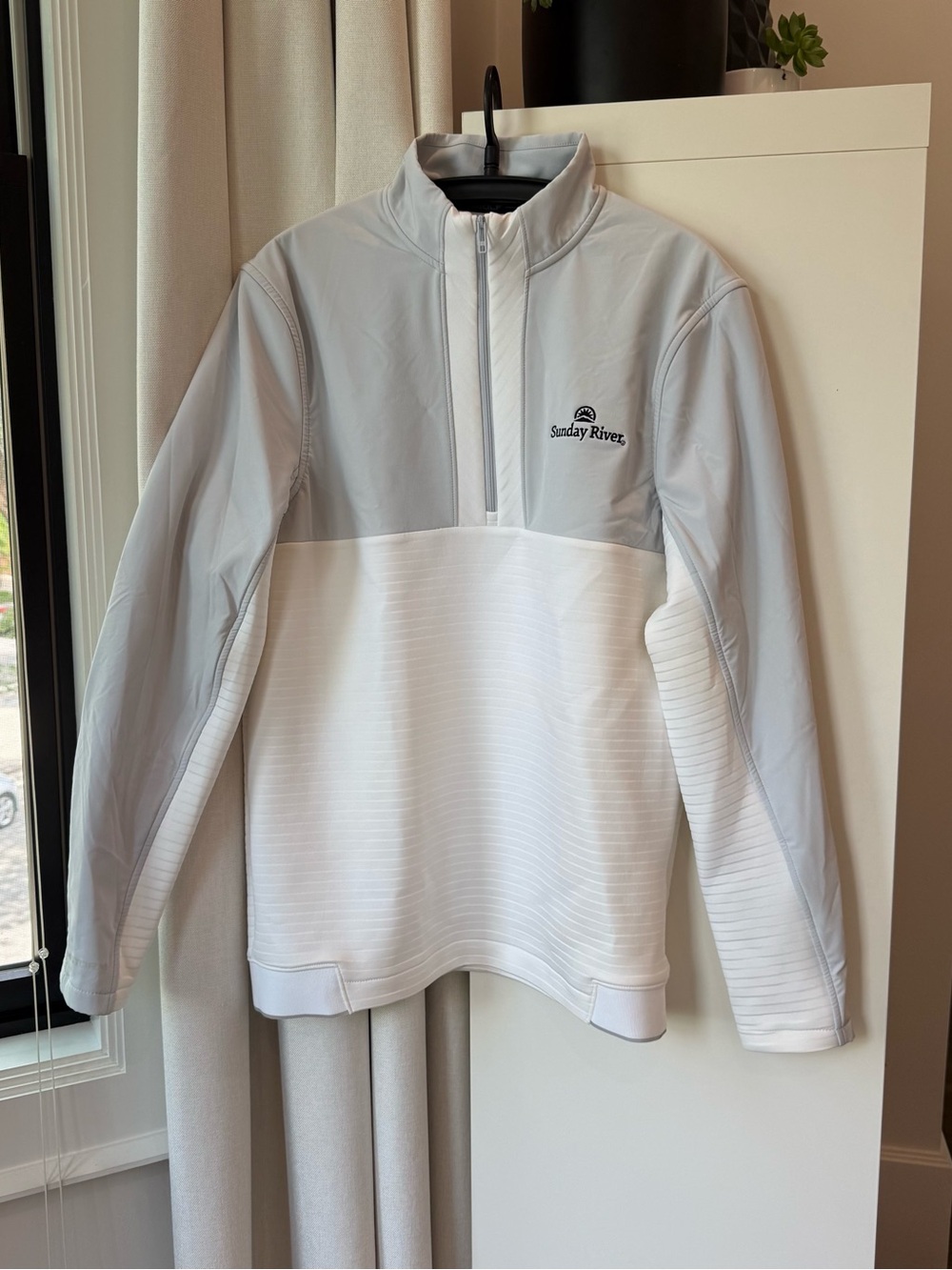 Under Armour & Sunday River Half-Zip Pullover in Light Grey and White